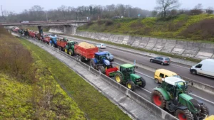 En vidéos : mobilisation des agriculteurs à Dijon, rocade coupée à la Toison d’Or dans le sens Plombières-lès-Dijon – Chenôve
