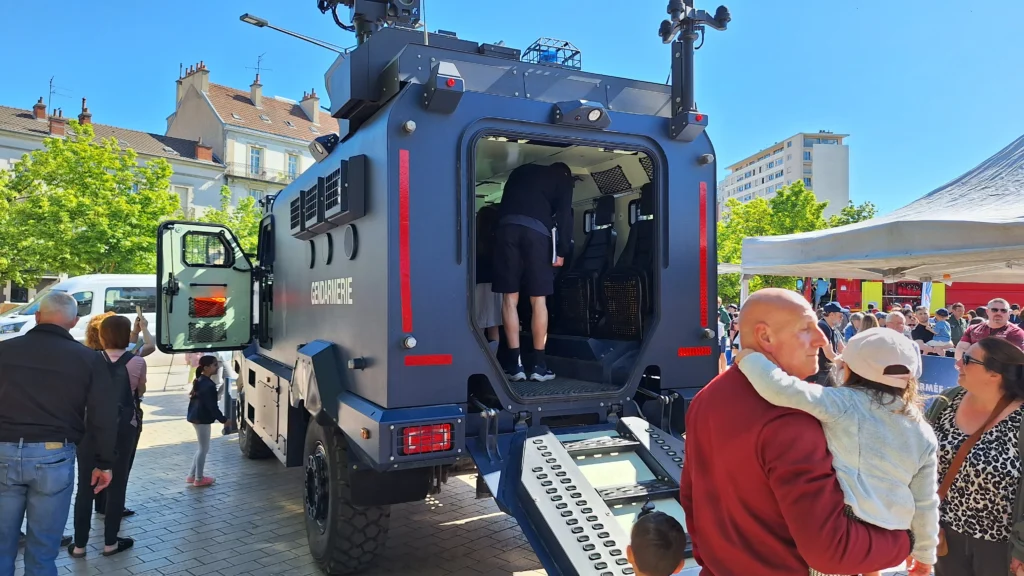 Dijon : l’armée en vitrine au cœur de la ville jusqu’à ce soir