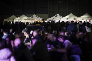 BISCROCAMP : la street food itinérante qui s’impose comme une nouvelle attraction des événements sportifs et festifs