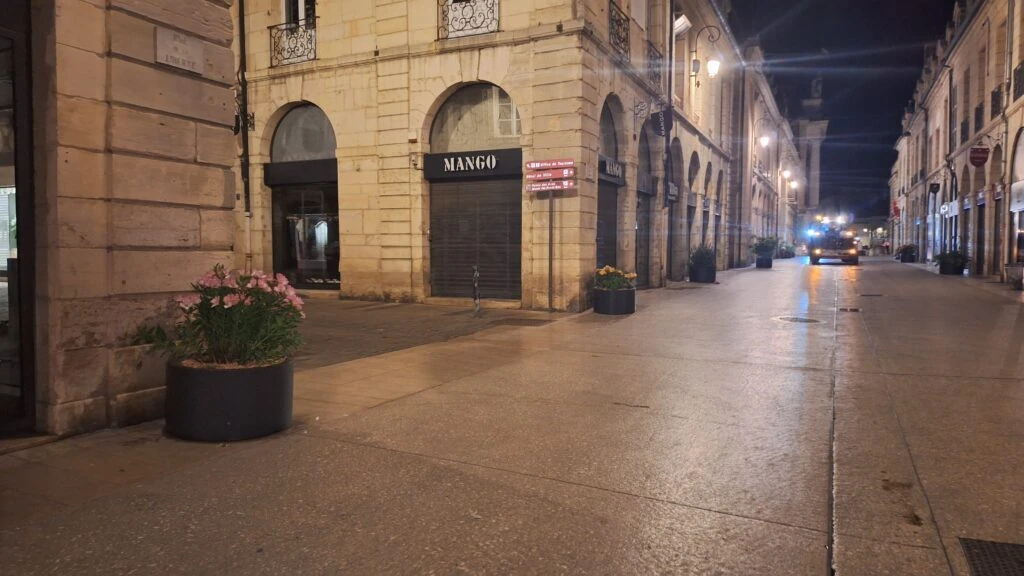 Dijon : la Rue de la Liberté se met au vert