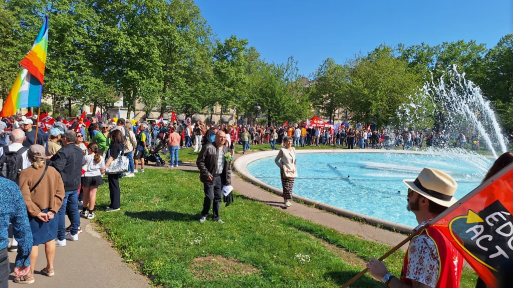 En images : une mobilisation plus large que l’an passé dans les rues de Dijon