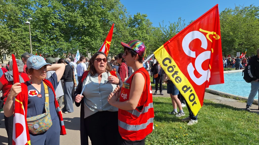 En images : une mobilisation plus large que l’an passé dans les rues de Dijon