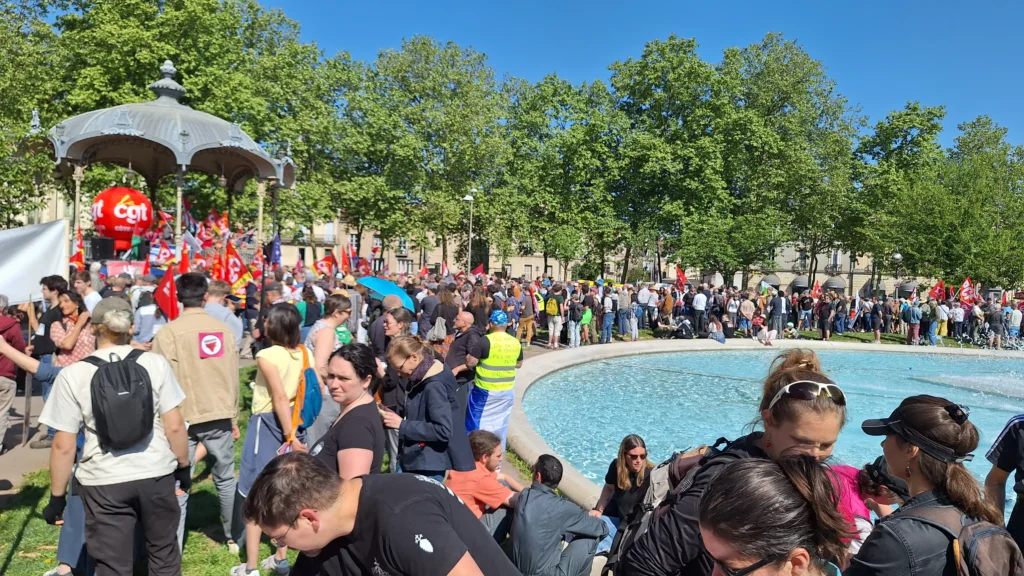 En images : une mobilisation plus large que l’an passé dans les rues de Dijon