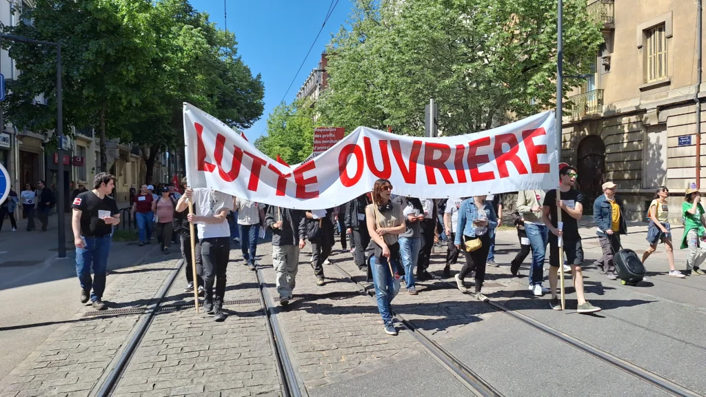En images : une mobilisation plus large que l’an passé dans les rues de Dijon