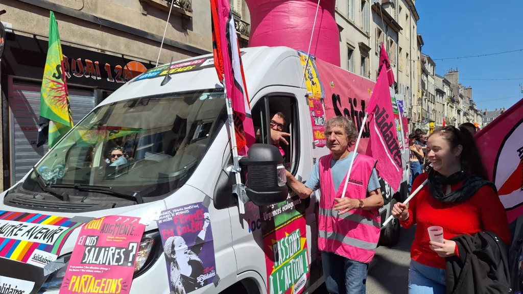 En images : une mobilisation plus large que l’an passé dans les rues de Dijon