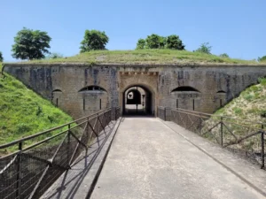 Dijon célèbre le 8 Mai au Fort de la Motte-Giron : une plongée vivante dans l’histoire et le devoir de mémoire