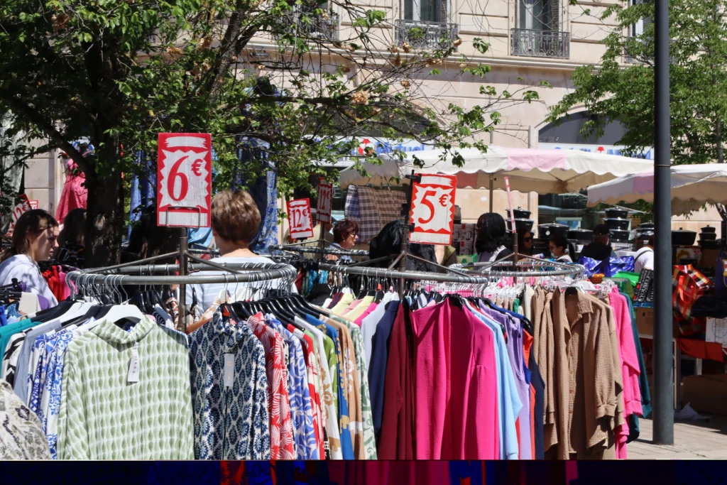 En images : une foule au rendez-vous pour la Braderie de Printemps à Dijon