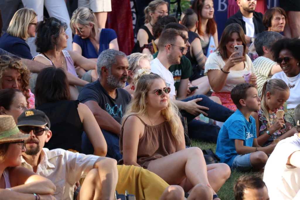En images : forte affluence pour l’afterwork “Ça mousse dans les Jardins du Département !”
