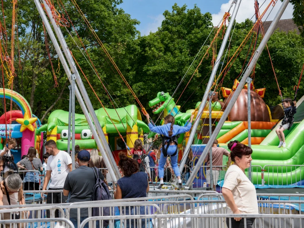 En images : la Fête du Port du Canal attire de nombreux visiteurs à Dijon