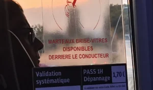 Une conductrice de bus filmée en train de vapoter au volant : l’exemple doit aussi venir du service public