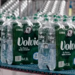 Greenwashing : la CLCV remporte une victoire judiciaire contre Volvic