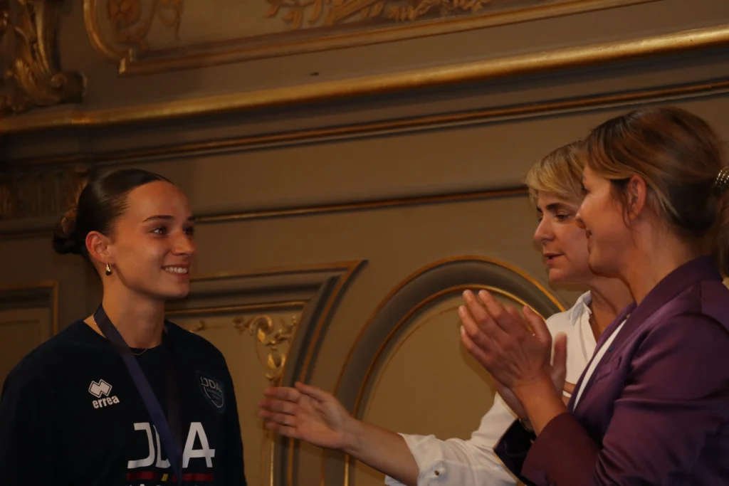 En images. Dijon célèbre les championnes d’Europe de la JDA Handball