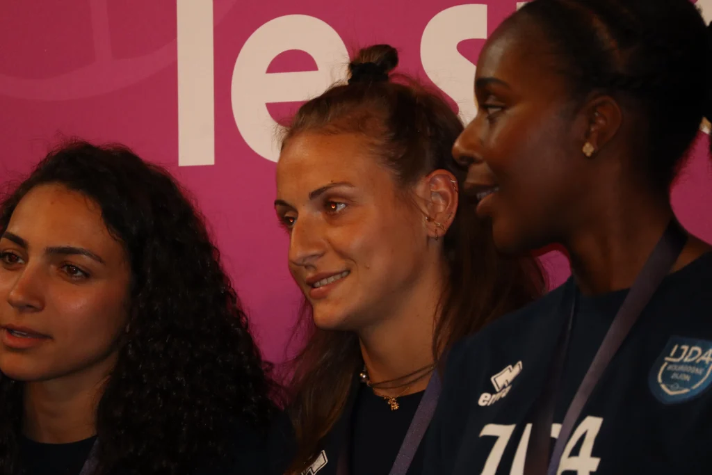 En images. Dijon célèbre les championnes d’Europe de la JDA Handball