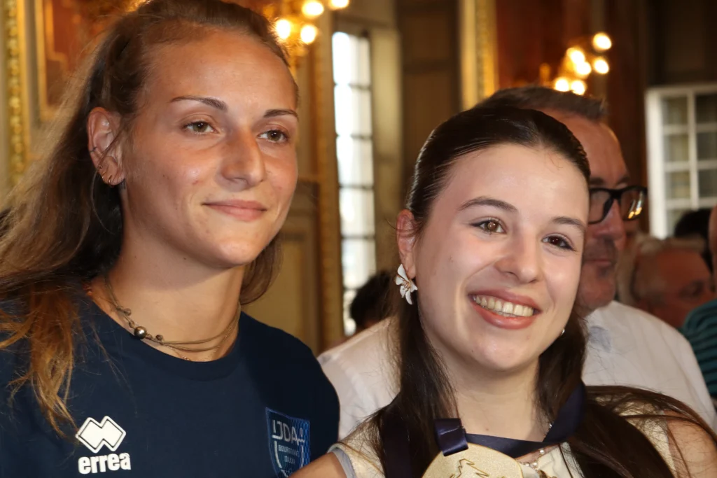 En images. Dijon célèbre les championnes d’Europe de la JDA Handball