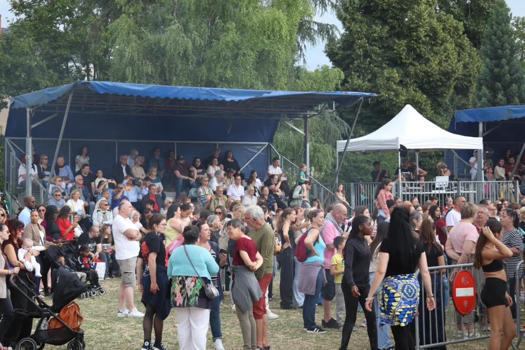 En images : la Fête du Port du Canal attire de nombreux visiteurs à Dijon