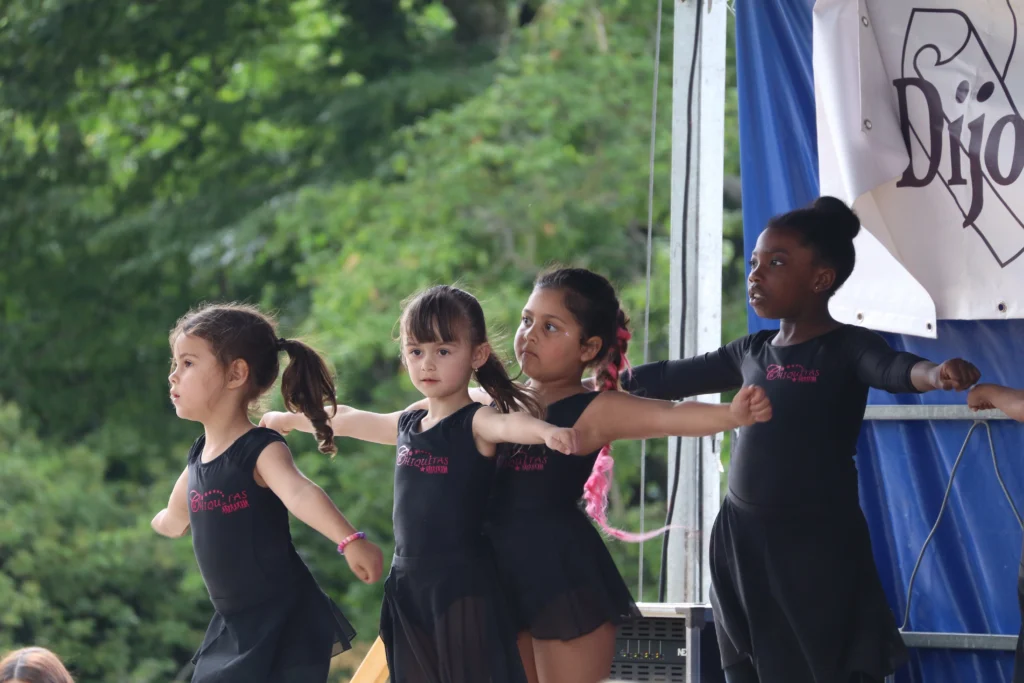 En images : la Fête du Port du Canal attire de nombreux visiteurs à Dijon