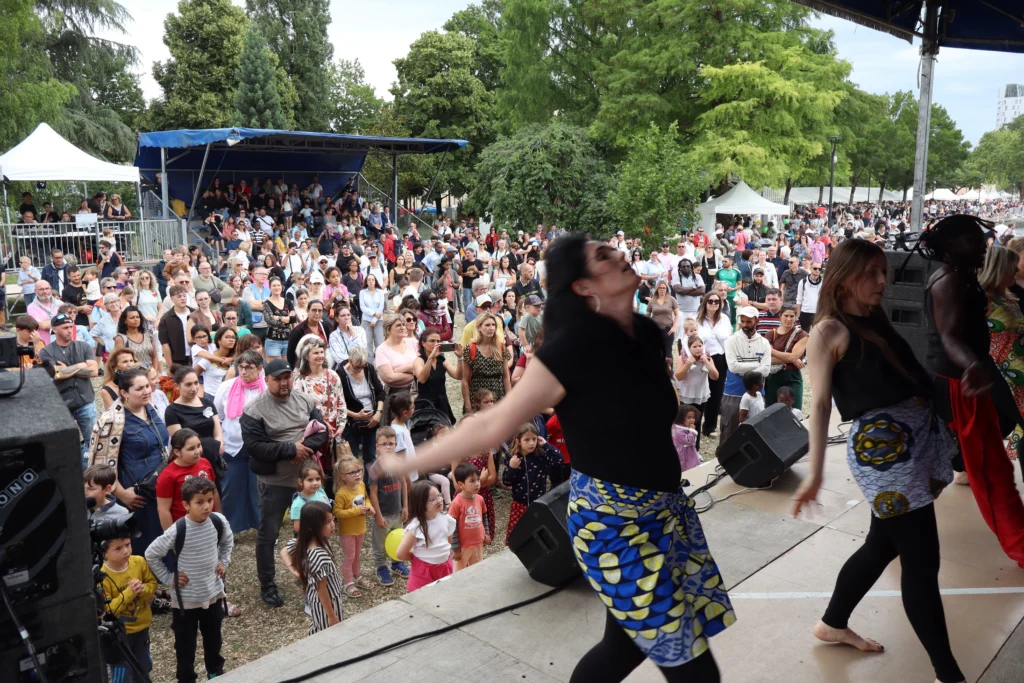 En images : la Fête du Port du Canal attire de nombreux visiteurs à Dijon