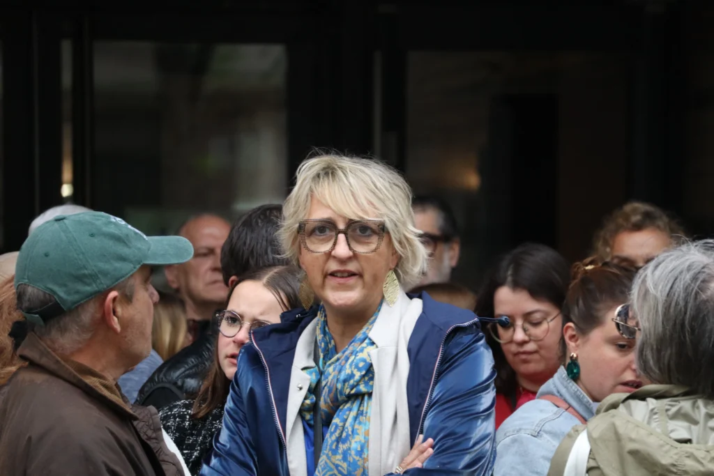 En images : à Dijon, 300 personnes rassemblées en hommage à Lyhanna