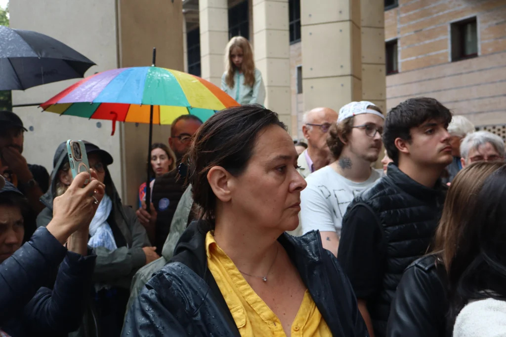 En images : à Dijon, 300 personnes rassemblées en hommage à Lyhanna
