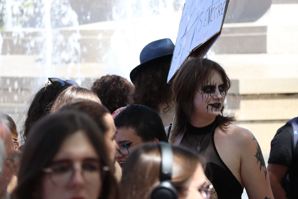 En images : 1 700 personnes dans les rues pour la Marche des Fiertés
