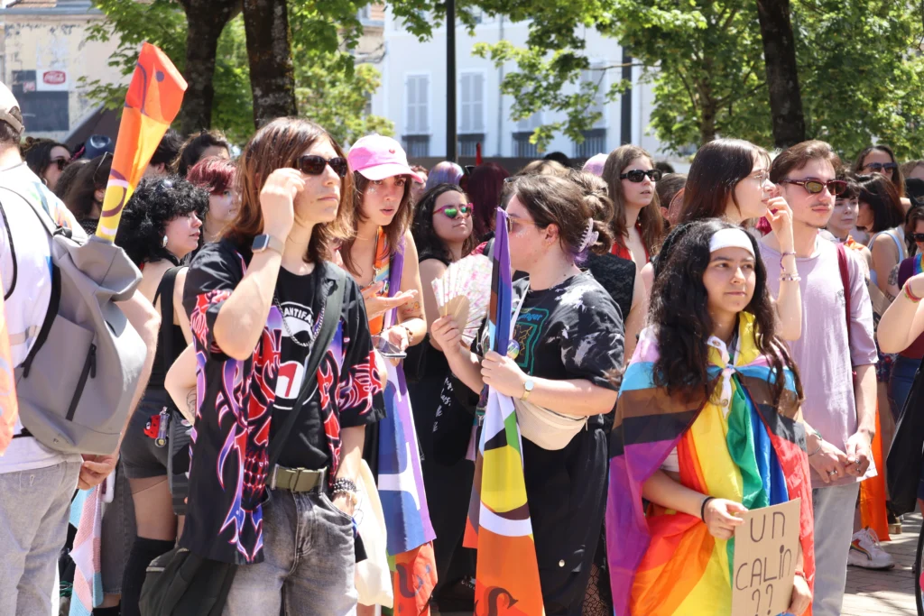 En images : 1 700 personnes dans les rues pour la Marche des Fiertés