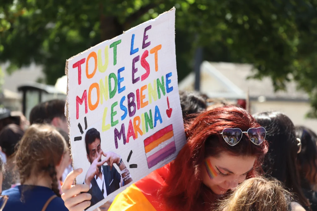 En images : 1 700 personnes dans les rues pour la Marche des Fiertés