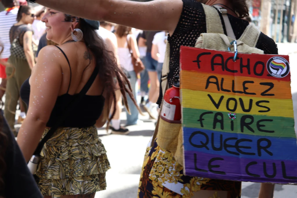 En images : 1 700 personnes dans les rues pour la Marche des Fiertés