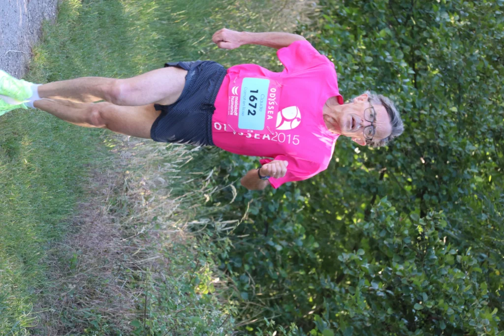 En images. La vague rose d’Odysséa a envahi le lac Kir à Dijon