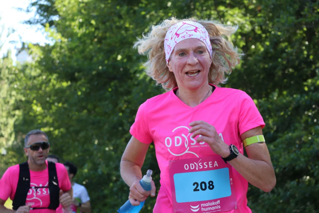 En images. La vague rose d’Odysséa a envahi le lac Kir à Dijon
