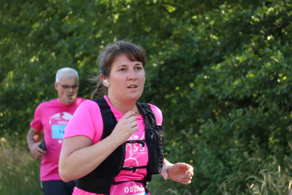 En images. La vague rose d’Odysséa a envahi le lac Kir à Dijon