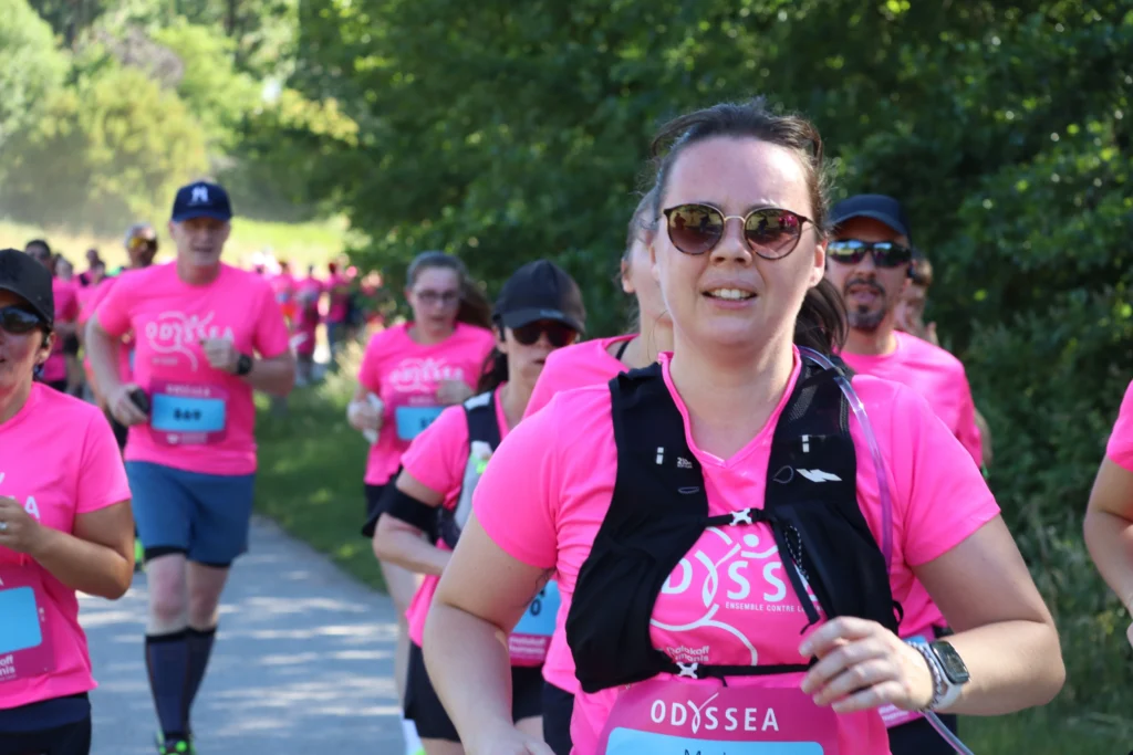 En images. La vague rose d’Odysséa a envahi le lac Kir à Dijon