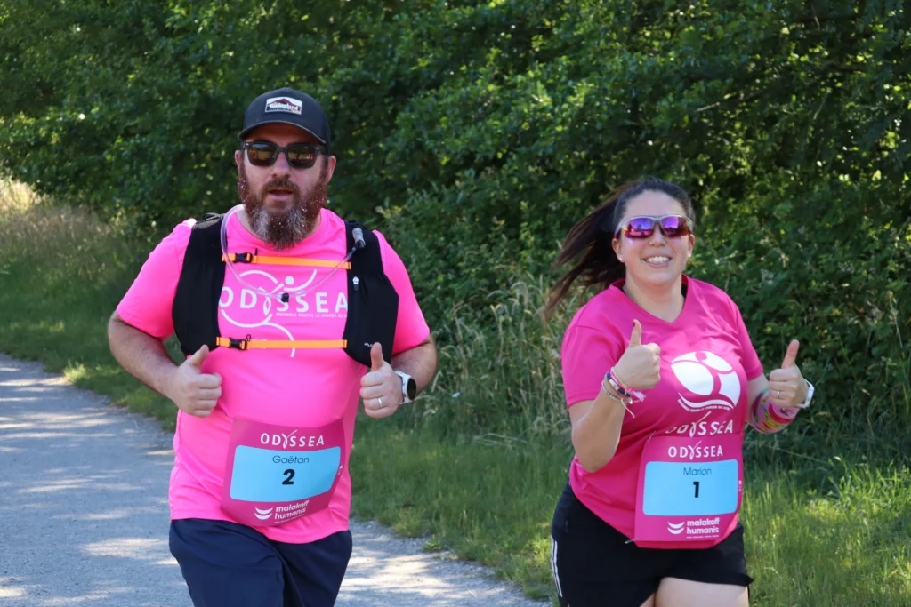En images. La vague rose d’Odysséa a envahi le lac Kir à Dijon