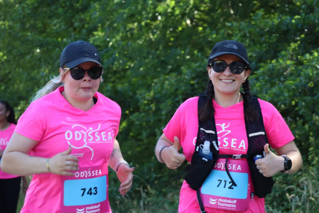 En images. La vague rose d’Odysséa a envahi le lac Kir à Dijon