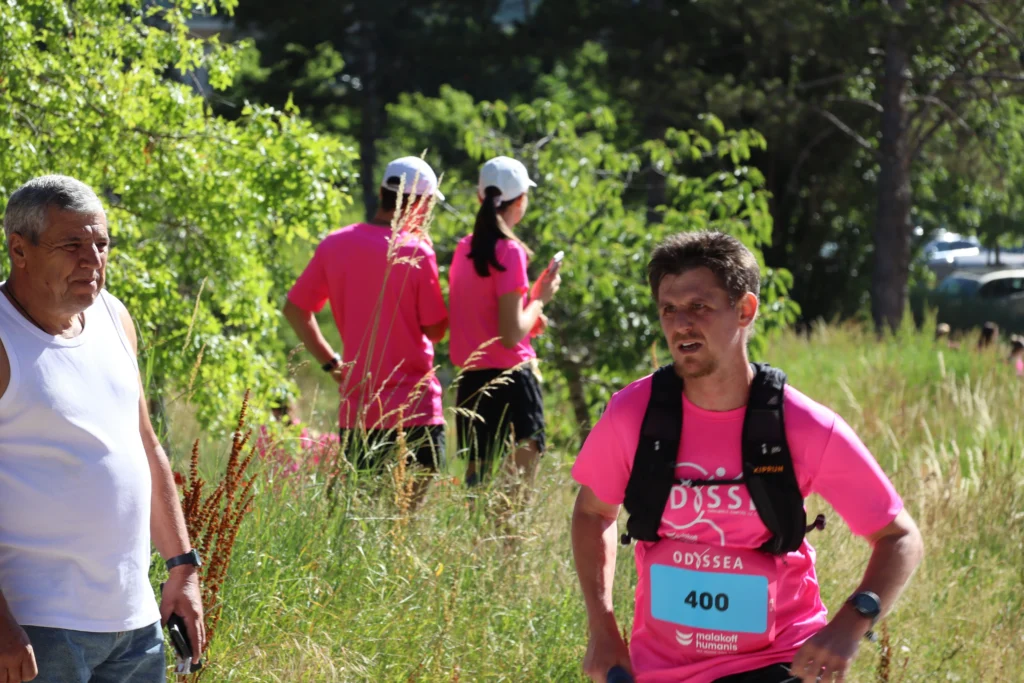 En images. La vague rose d’Odysséa a envahi le lac Kir à Dijon
