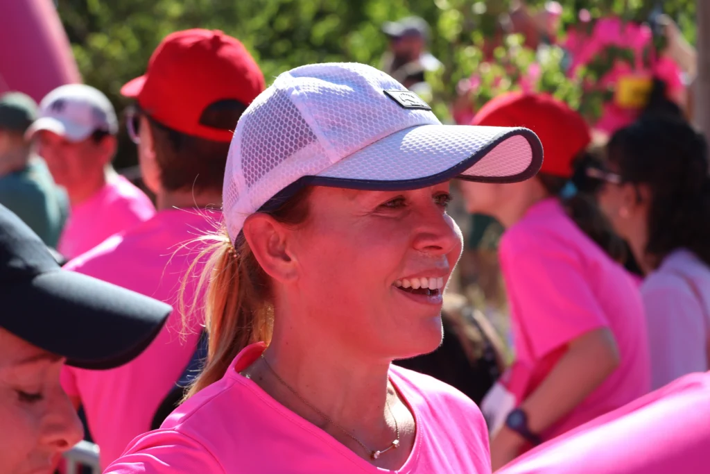 En images. La vague rose d’Odysséa a envahi le lac Kir à Dijon