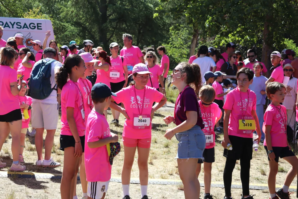 En images. La vague rose d’Odysséa a envahi le lac Kir à Dijon