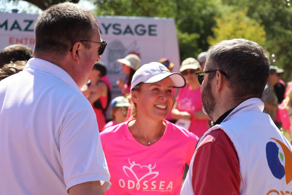 En images. La vague rose d’Odysséa a envahi le lac Kir à Dijon