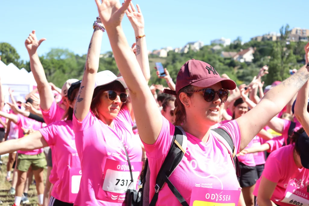 En images. La vague rose d’Odysséa a envahi le lac Kir à Dijon