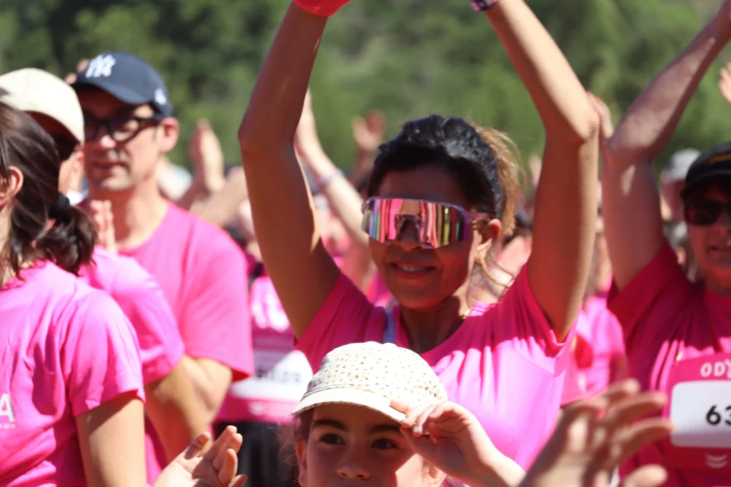 En images. La vague rose d’Odysséa a envahi le lac Kir à Dijon