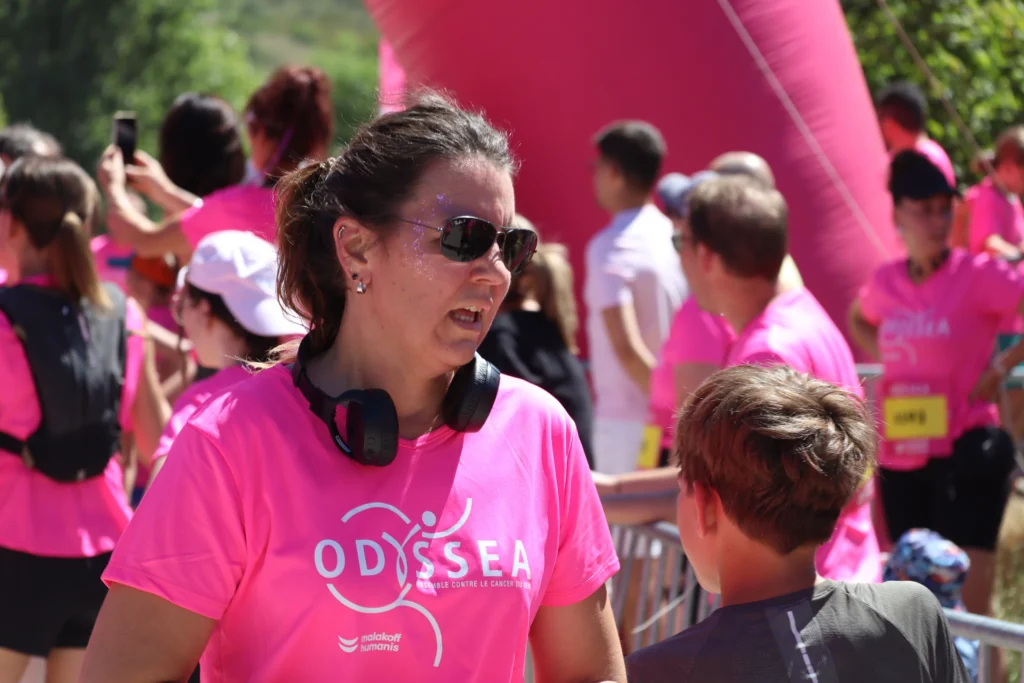En images. La vague rose d’Odysséa a envahi le lac Kir à Dijon
