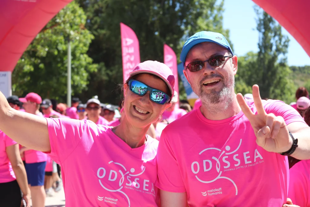 En images. La vague rose d’Odysséa a envahi le lac Kir à Dijon