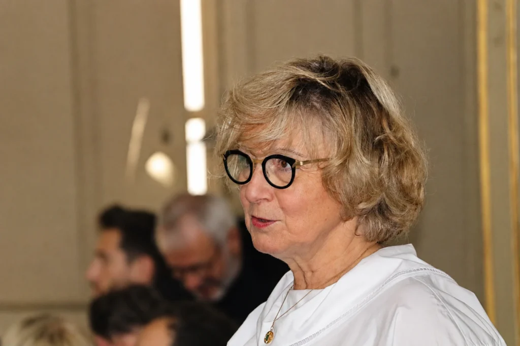 En images : Nathalie Koenders décorée de la Légion d’honneur à la mairie de Dijon