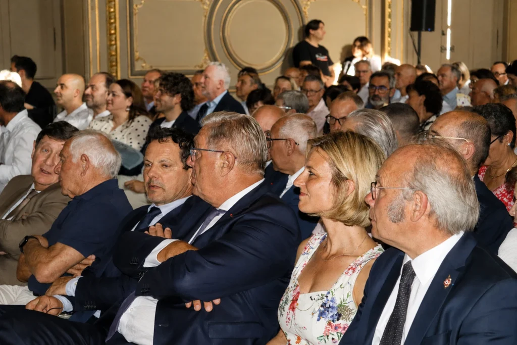 En images : Nathalie Koenders décorée de la Légion d’honneur à la mairie de Dijon