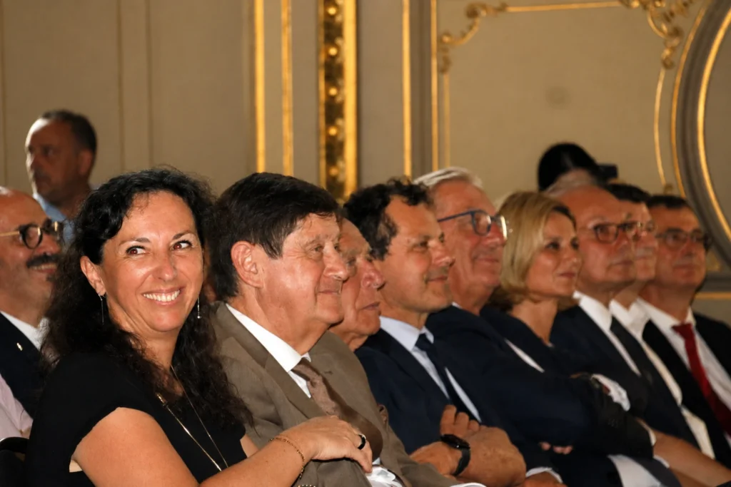 En images : Nathalie Koenders décorée de la Légion d’honneur à la mairie de Dijon
