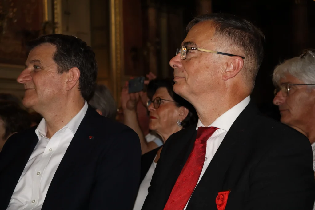 En images : Nathalie Koenders décorée de la Légion d’honneur à la mairie de Dijon