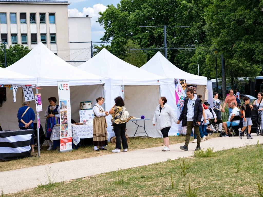 En images : la Fête du Port du Canal attire de nombreux visiteurs à Dijon