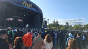 Trois jours, quatre scènes, des dizaines d’artistes : Golden Coast annonce un week-end brûlant
